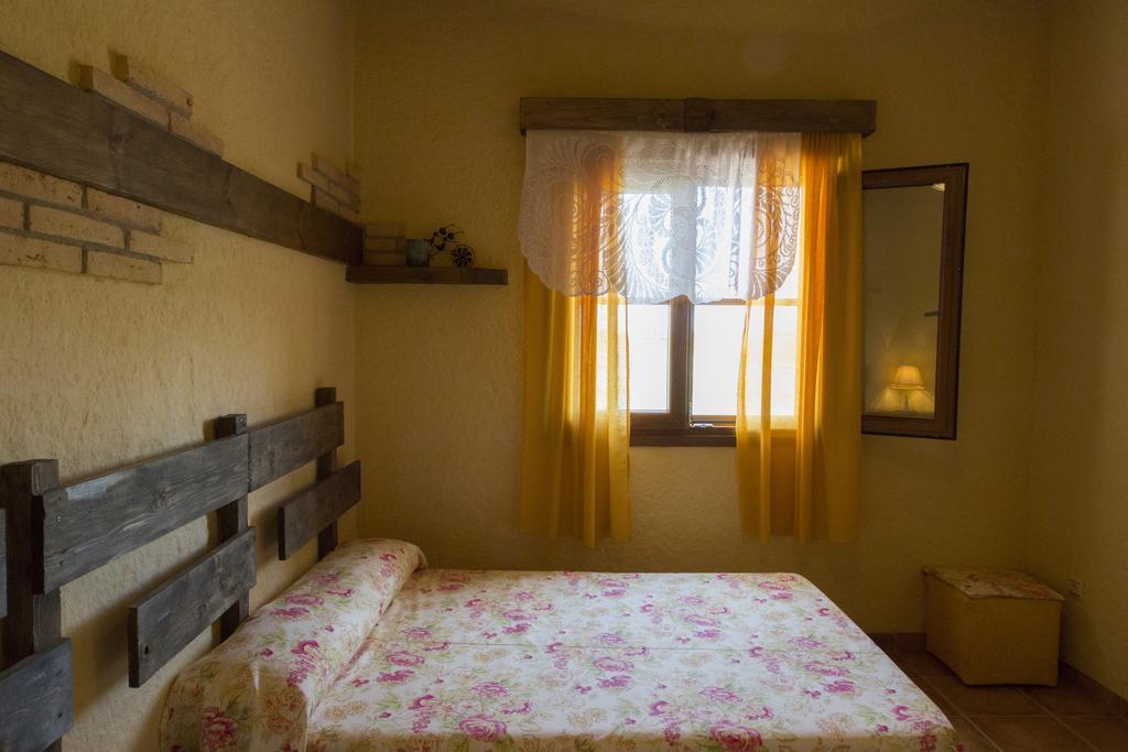בית הארחה דלטברה 	Casa La Tora מראה חיצוני תמונה
